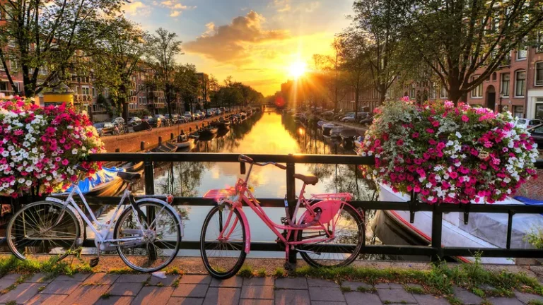 best day trips from Amsterdam - de Bollenstreek